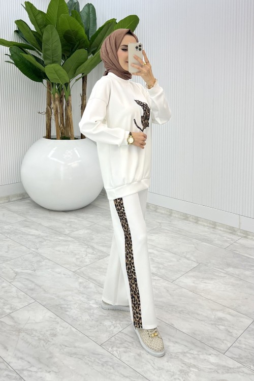 Beyaz Leoparlı Scuba Takım Tesettür Giyim  Beyaz